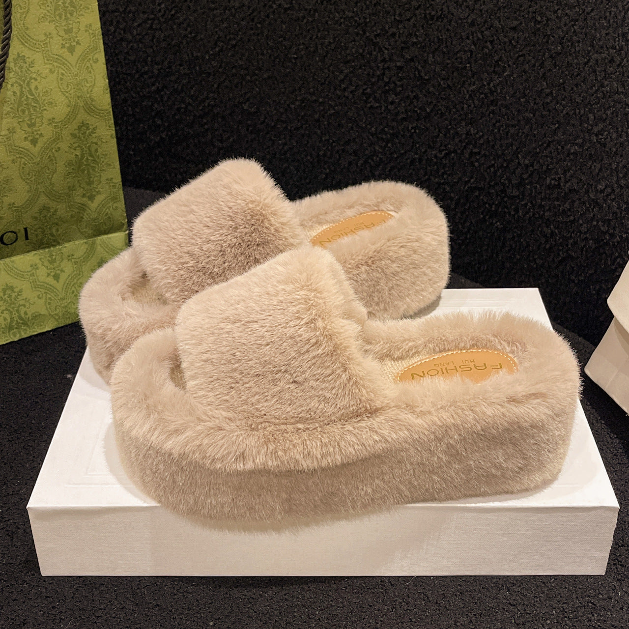 Women's Plush Slippers: Cozy Thick-Soled Home Comfort