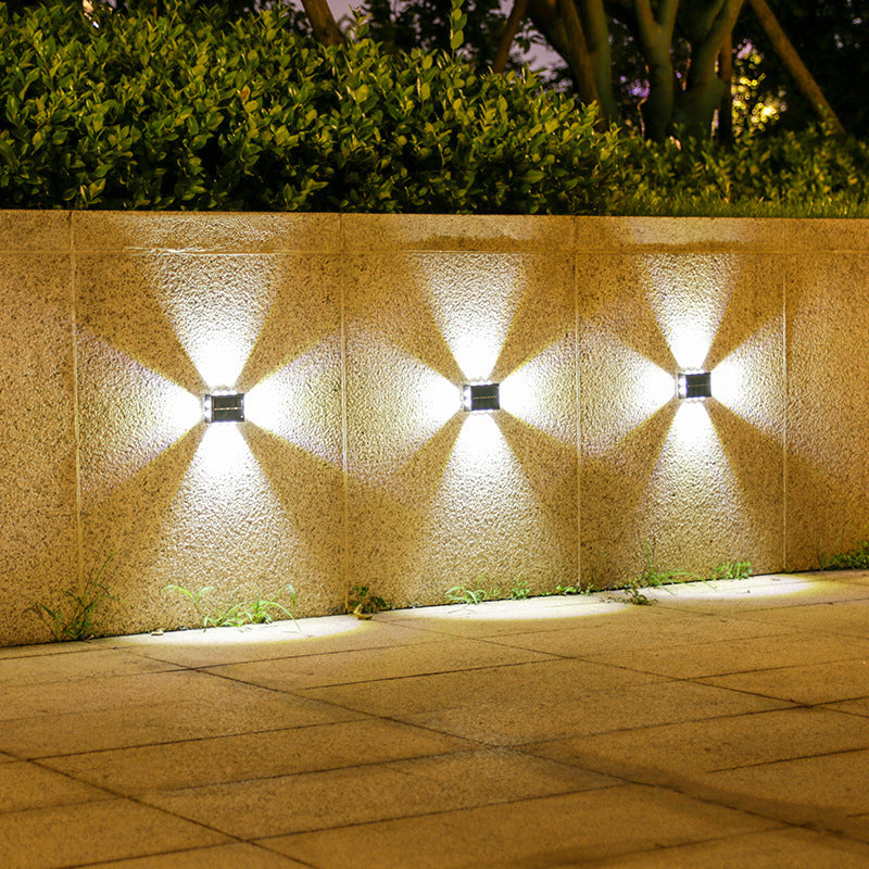 Solar Outdoor Wall Lamp: Convex Mirror Spotlight for Garden & Villa Decoration